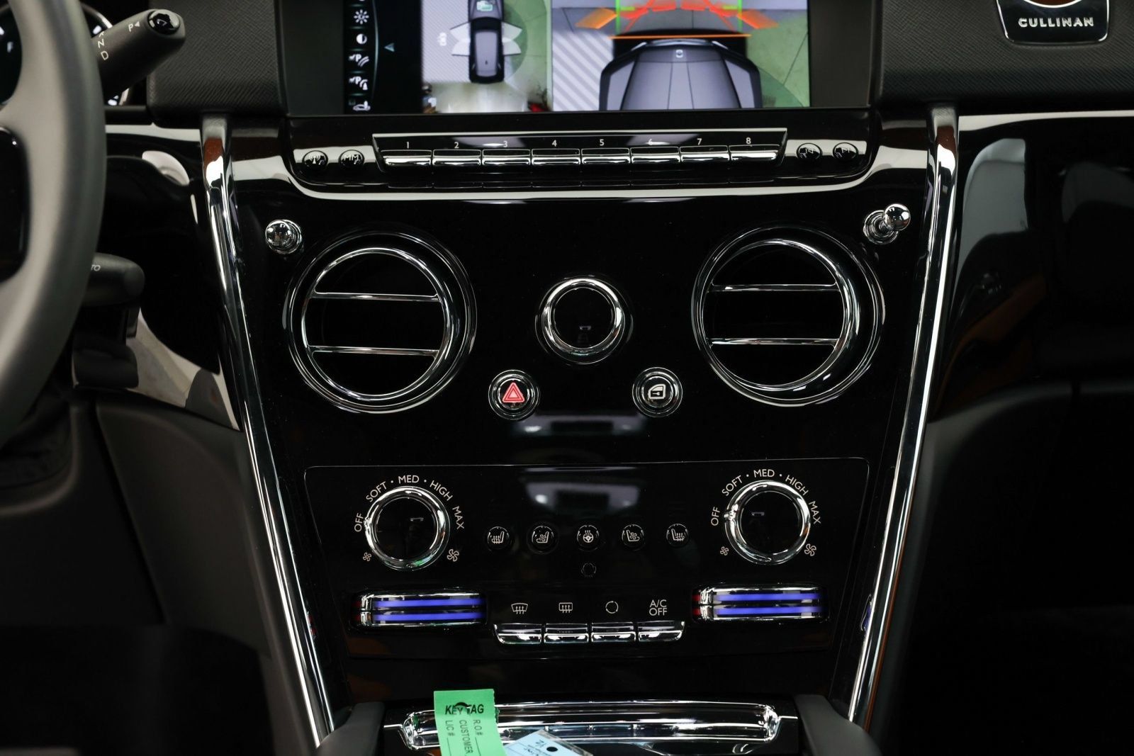 Certified 2023 Rolls-Royce Cullinan w/ Cullinan Package AWD/4WD image 17