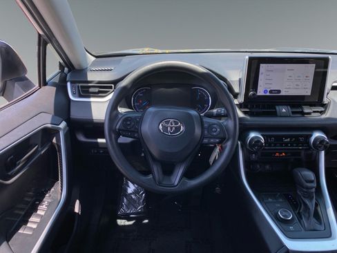 Used 2023 Toyota RAV4 LE AWD/4WD image 12