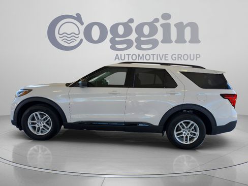New 2026 Ford Explorer Active w/ Active Comfort Package RWD image 3