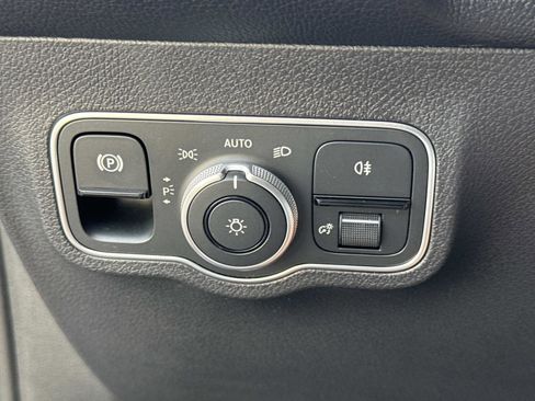 Certified 2024 Mercedes-Benz GLB 250 image 30