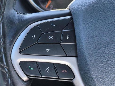 Used 2020 Jeep Grand Cherokee Altitude AWD/4WD image 16