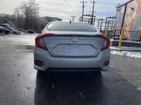 Used 2017 Honda Civic EX image 4