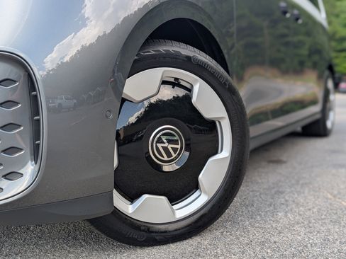 Used 2025 Volkswagen ID. Buzz Pro S Plus RWD image 35
