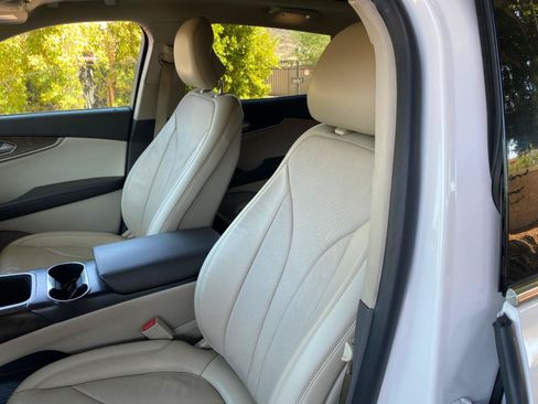 Used 2019 Lincoln Nautilus Reserve FWD image 18