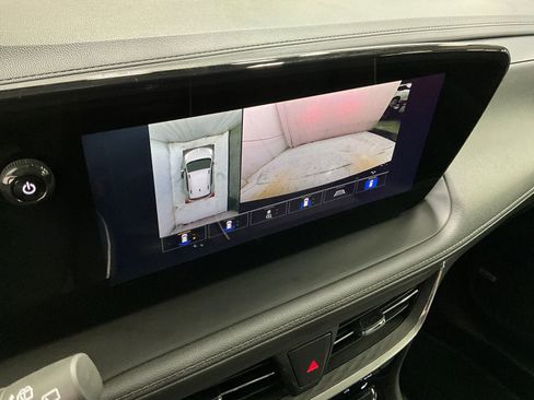 Used 2025 Buick Encore GX Avenir w/ Avenir Technology Package image 21