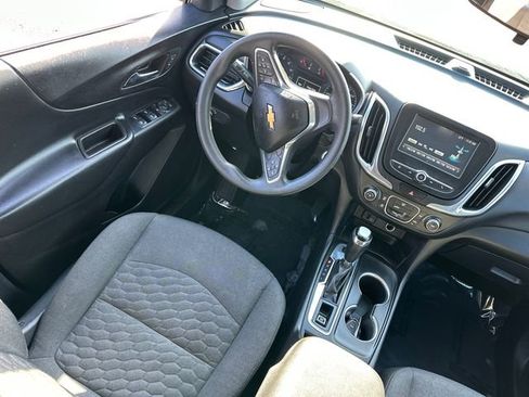 Used 2018 Chevrolet Equinox LT image 16