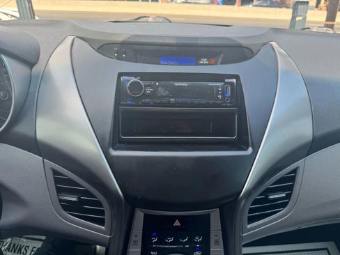 Used 2012 Hyundai Elantra Limited image 30