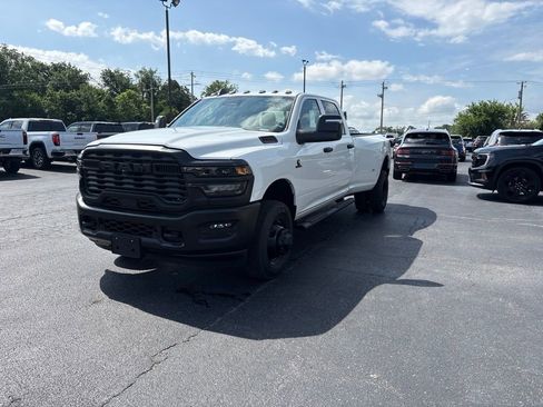 New 2026 RAM 3500 Tradesman AWD/4WD image 4