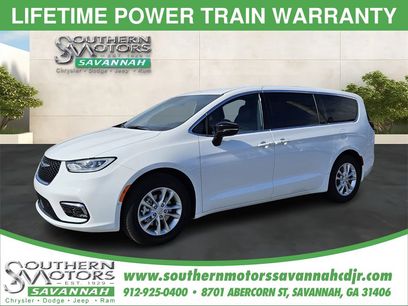 New 2026 Chrysler Pacifica Select