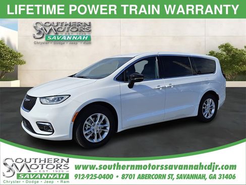 New 2026 Chrysler Pacifica Select image 1