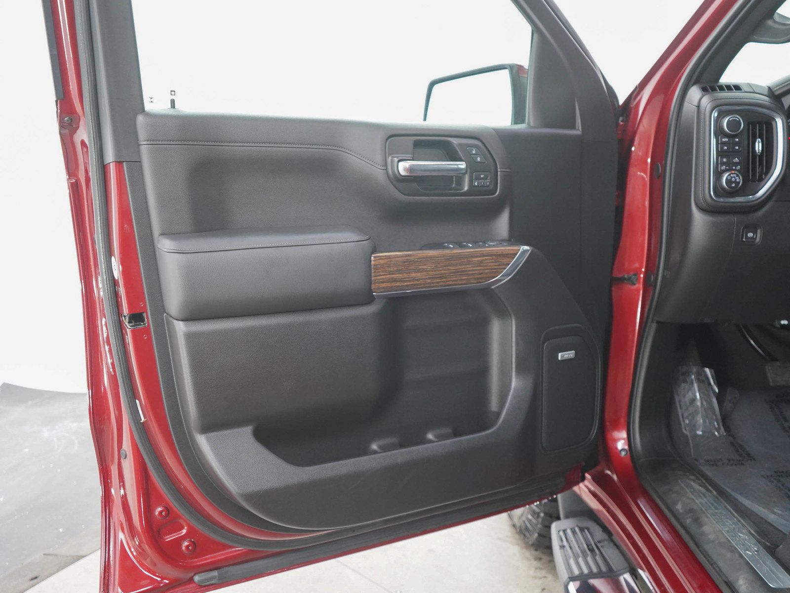 Used 2019 Chevrolet Silverado 1500 High Country w/ Z71 Off-Road Package AWD/4WD image 20