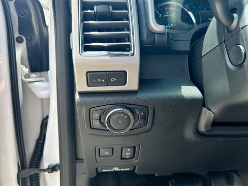 Used 2017 Ford F250 Lariat w/ Lariat Ultimate Package AWD/4WD image 10