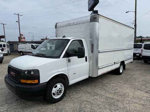Used 2021 GMC Savana 3500 Extended w/ Power Convenience Package RWD image 5