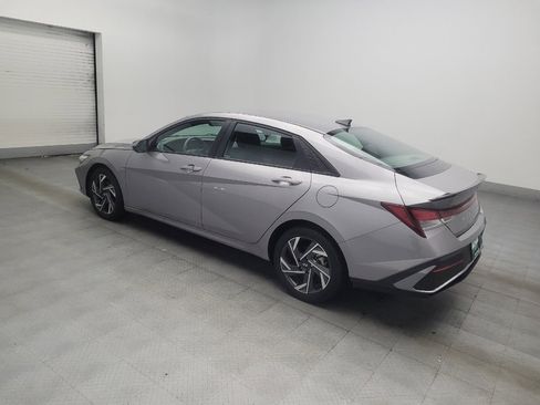 Used 2025 Hyundai Elantra Sport FWD image 3