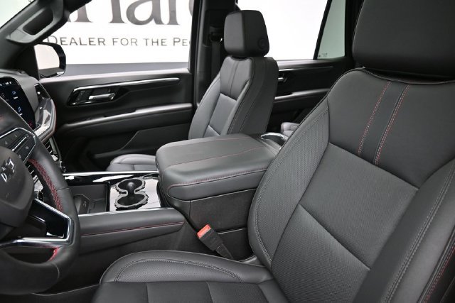 Certified 2025 Chevrolet Tahoe RST w/ RST Capability Package AWD/4WD image 17