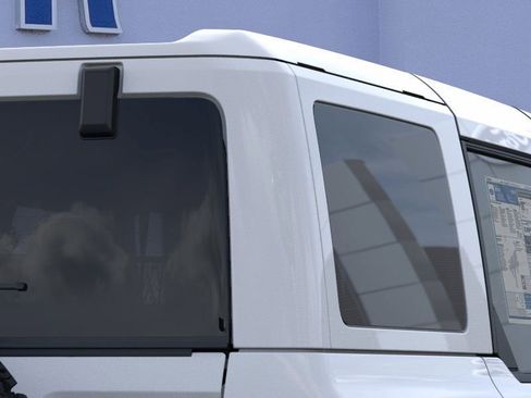 New 2025 Ford Bronco Badlands image 25