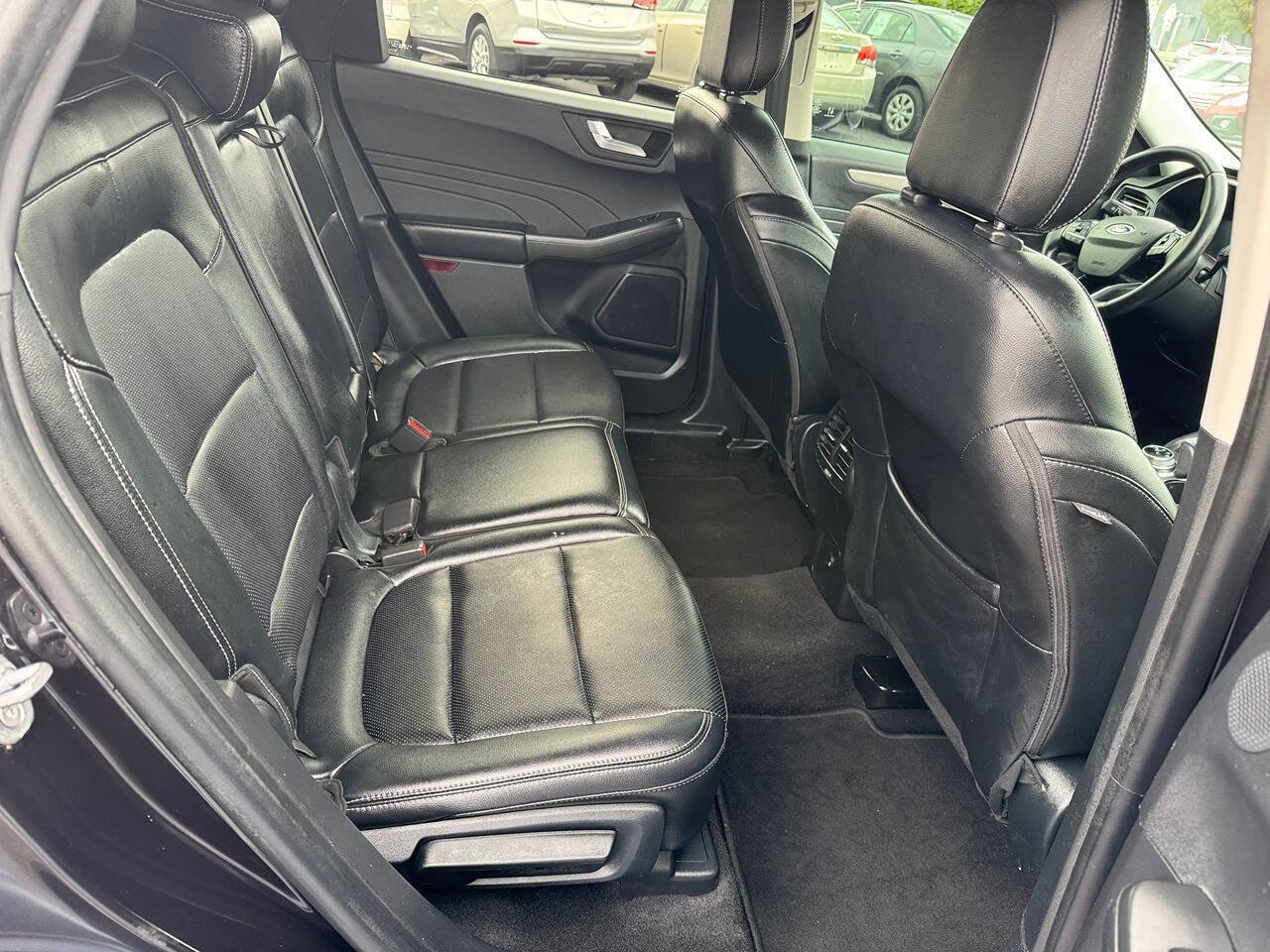 Used 2022 Ford Escape SEL w/ Technology Package FWD image 18