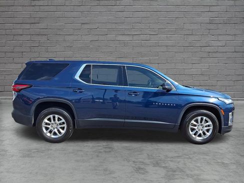 Used 2022 Chevrolet Traverse LS FWD image 13