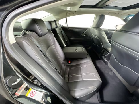 Used 2019 Lexus ES 350 w/ Accessory Package FWD image 27