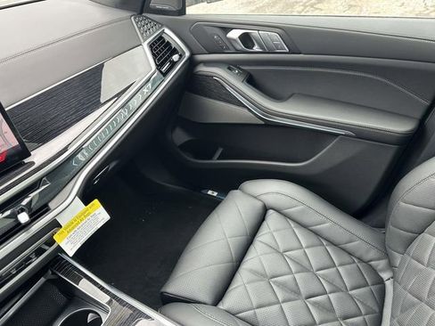 New 2026 BMW X7 xDrive40i image 18
