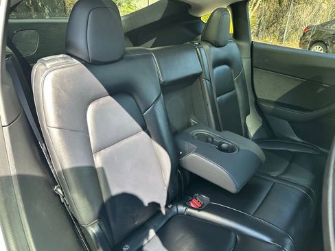 Used 2020 Tesla Model Y Long Range image 35