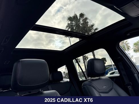 Used 2025 Cadillac XT6 Luxury FWD image 21