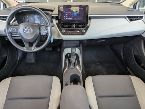 Used 2025 Toyota Corolla LE image 12