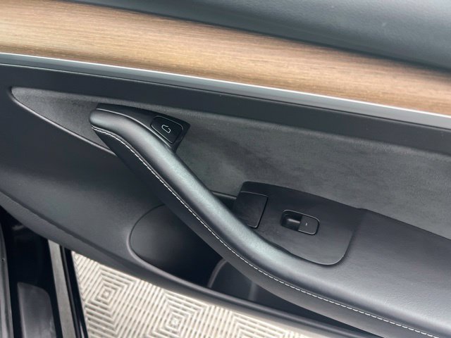 Used 2023 Tesla Model 3 Standard Range RWD image 23