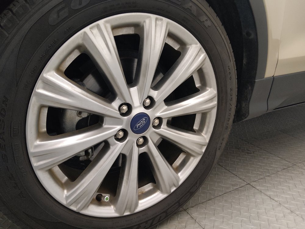 Used 2017 Ford Escape Titanium FWD image 31
