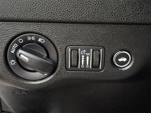 Used 2021 Dodge Charger SXT w/ Leather Interior Group image 26