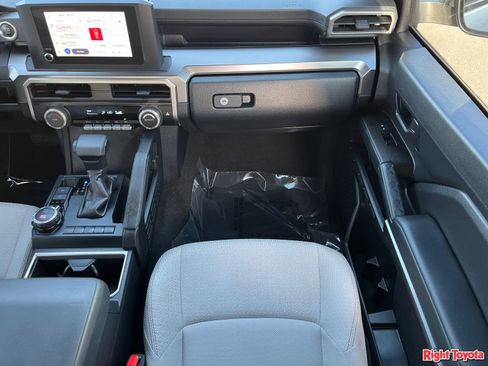 Certified 2025 Toyota 4Runner SR5 AWD/4WD image 19