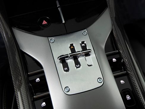 Used 2025 Ferrari Purosangue AWD/4WD image 21