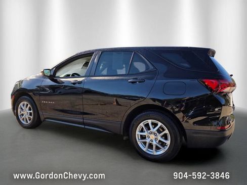 Used 2024 Chevrolet Equinox LS w/ LS Convenience Package FWD image 3