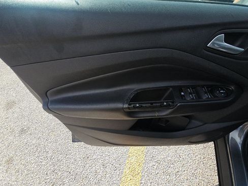 Used 2014 Ford Escape Titanium w/ Equipment Group 401A FWD image 9