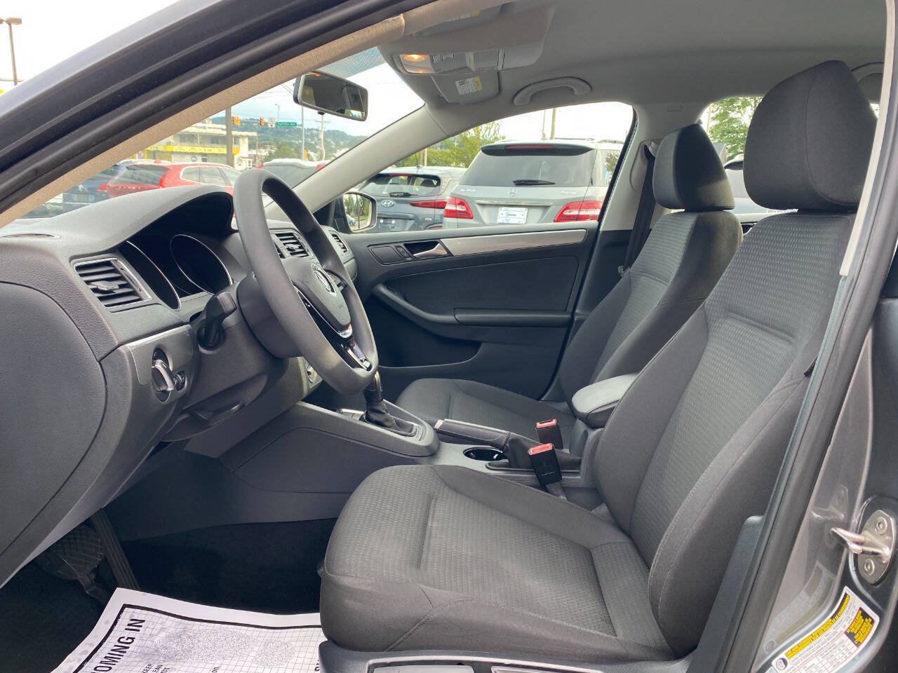 Used 2016 Volkswagen Jetta SE FWD image 9