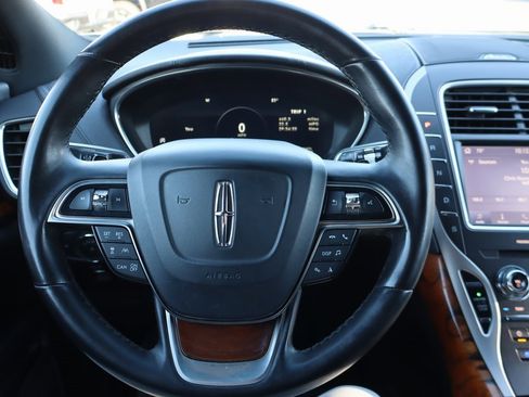 Used 2020 Lincoln Nautilus Reserve image 4