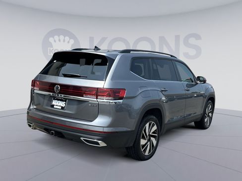 Used 2025 Volkswagen Atlas SE AWD/4WD image 11
