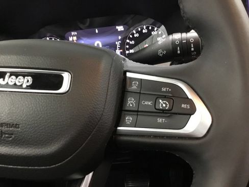 Used 2023 Jeep Compass Limited w/ Sun and Sound Group AWD/4WD image 39