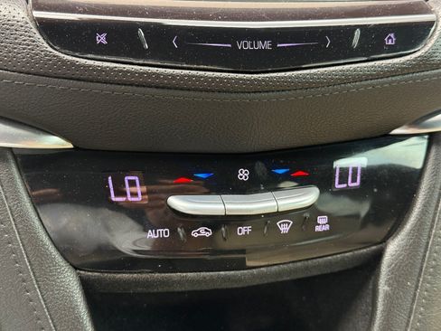 Used 2017 Cadillac XT5 FWD image 31