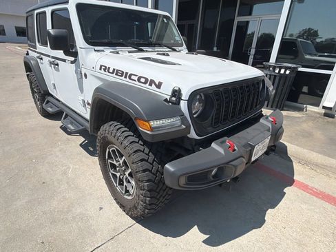 Used 2024 Jeep Wrangler Unlimited Rubicon w/ Convenience Group AWD/4WD image 3