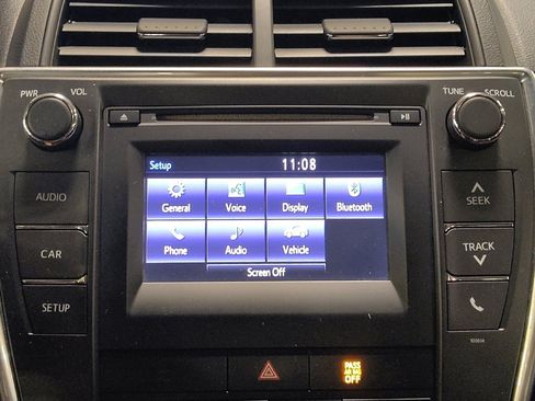 Used 2017 Toyota Camry LE FWD image 25
