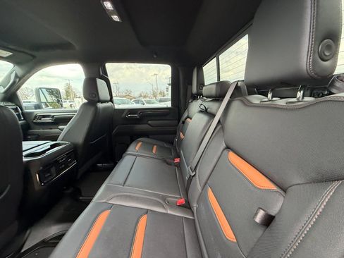 Used 2024 GMC Sierra 2500 AT4 w/ AT4 Preferred Package image 5