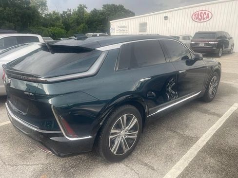 Used 2024 Cadillac Lyriq Luxury AWD/4WD image 4