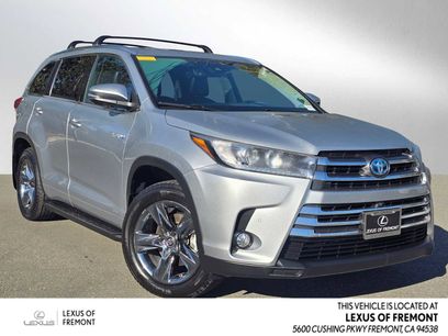 Used 2017 Toyota Highlander Limited Platinum