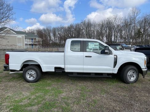 New 2026 Ford F250 XL w/ XL Chrome Package image 2