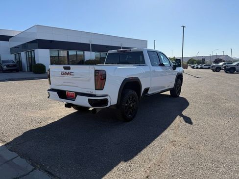 Used 2025 GMC Sierra 2500 AT4 w/ AT4 Premium Plus Package AWD/4WD image 5