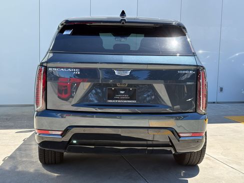 Used 2025 Cadillac Escalade IQ Sport 2 AWD/4WD image 8