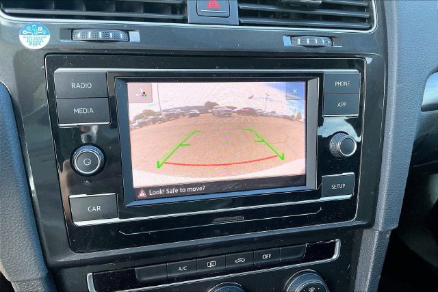 Used 2018 Volkswagen Golf S FWD image 18
