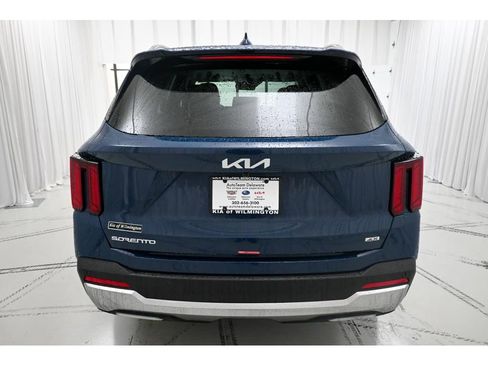 New 2026 Kia Sorento S image 6
