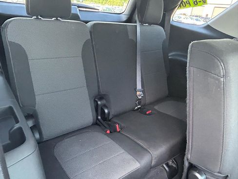 Used 2019 Chevrolet Traverse LS FWD image 13